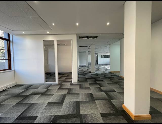 489M² OFFICE TO LET IN SANDTON CENTRAL